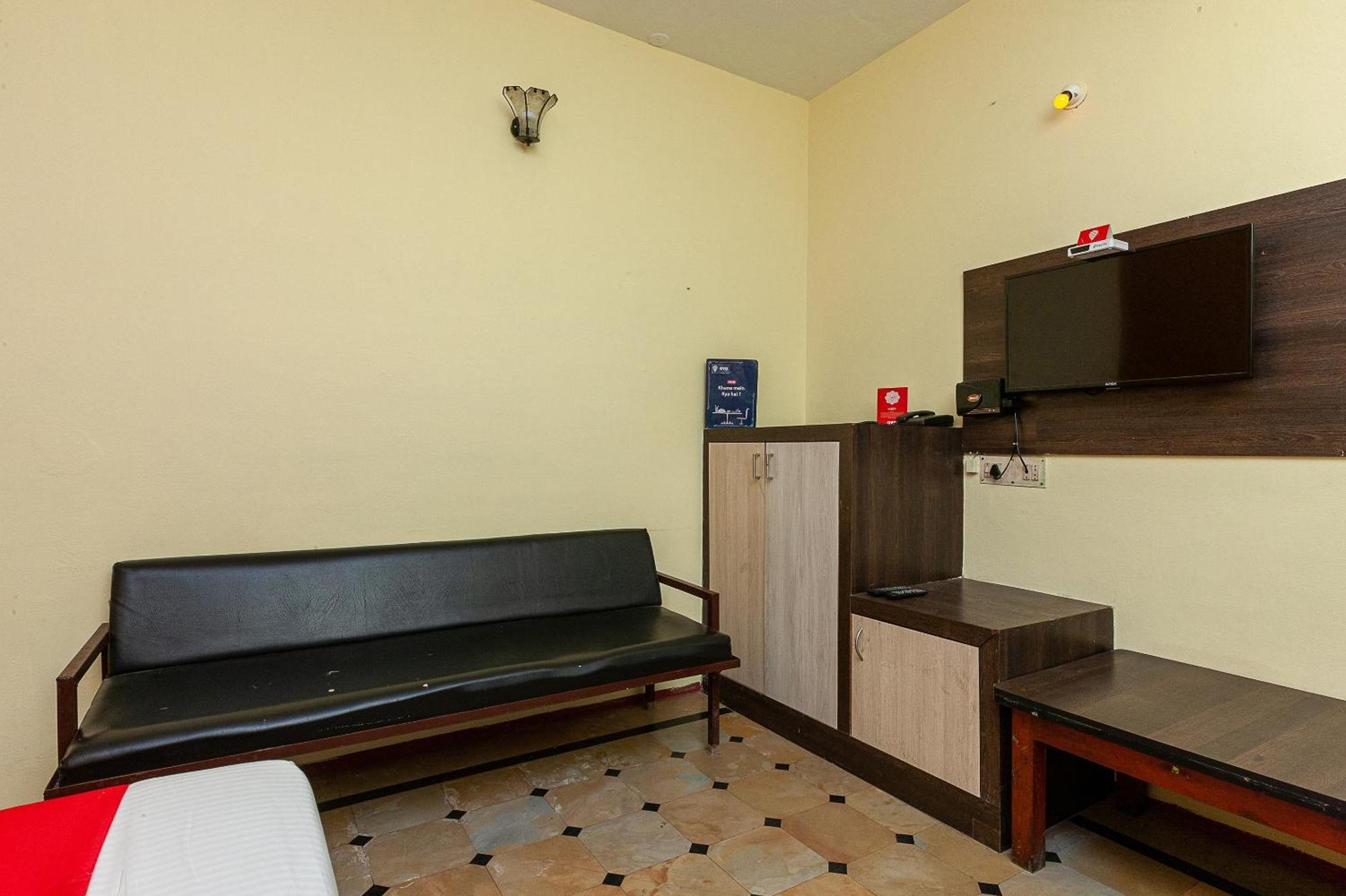 Collection O Ammayi Hotels & Resorts Tiruvannāmalai Esterno foto