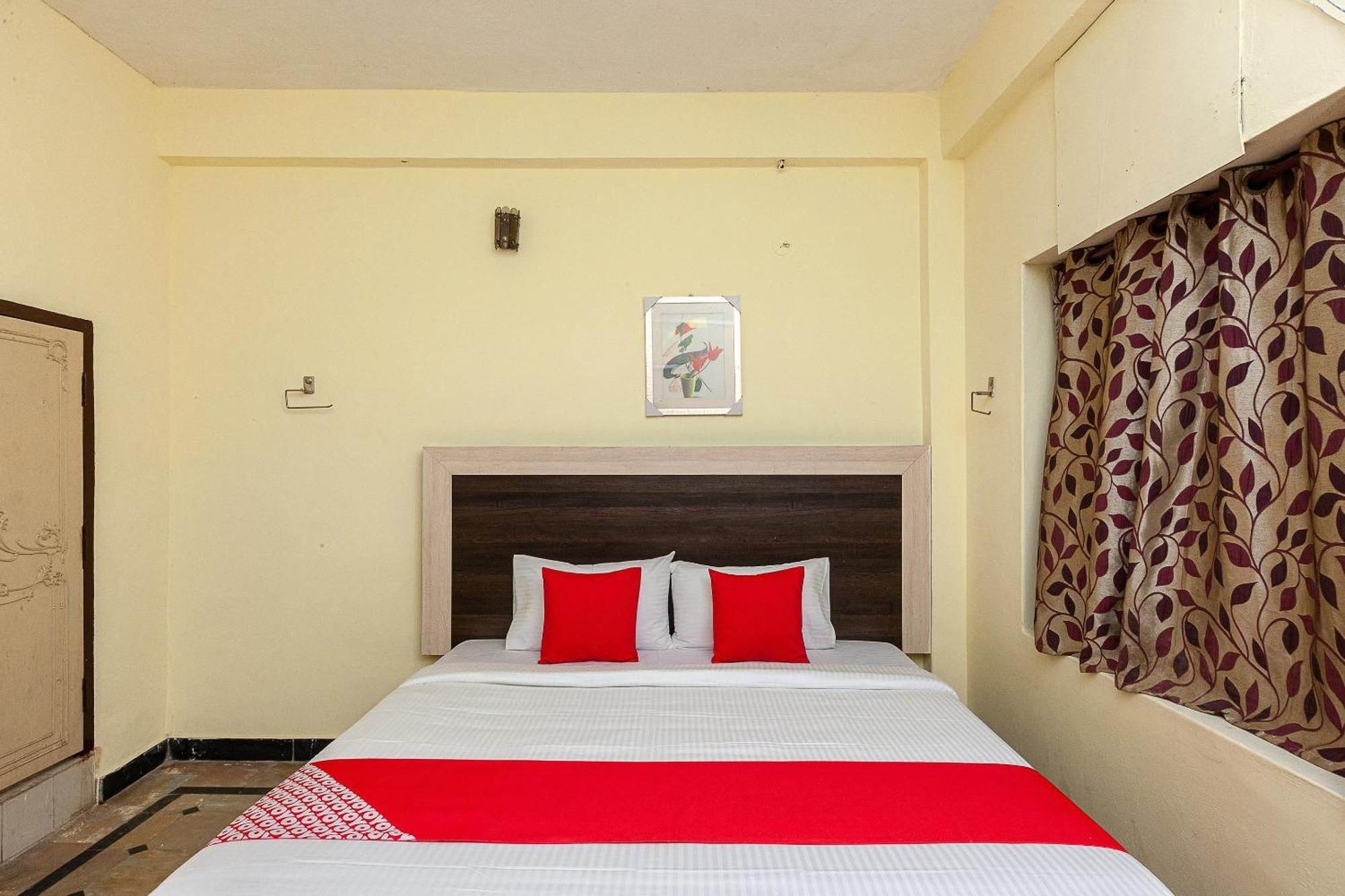 Collection O Ammayi Hotels & Resorts Tiruvannāmalai Esterno foto