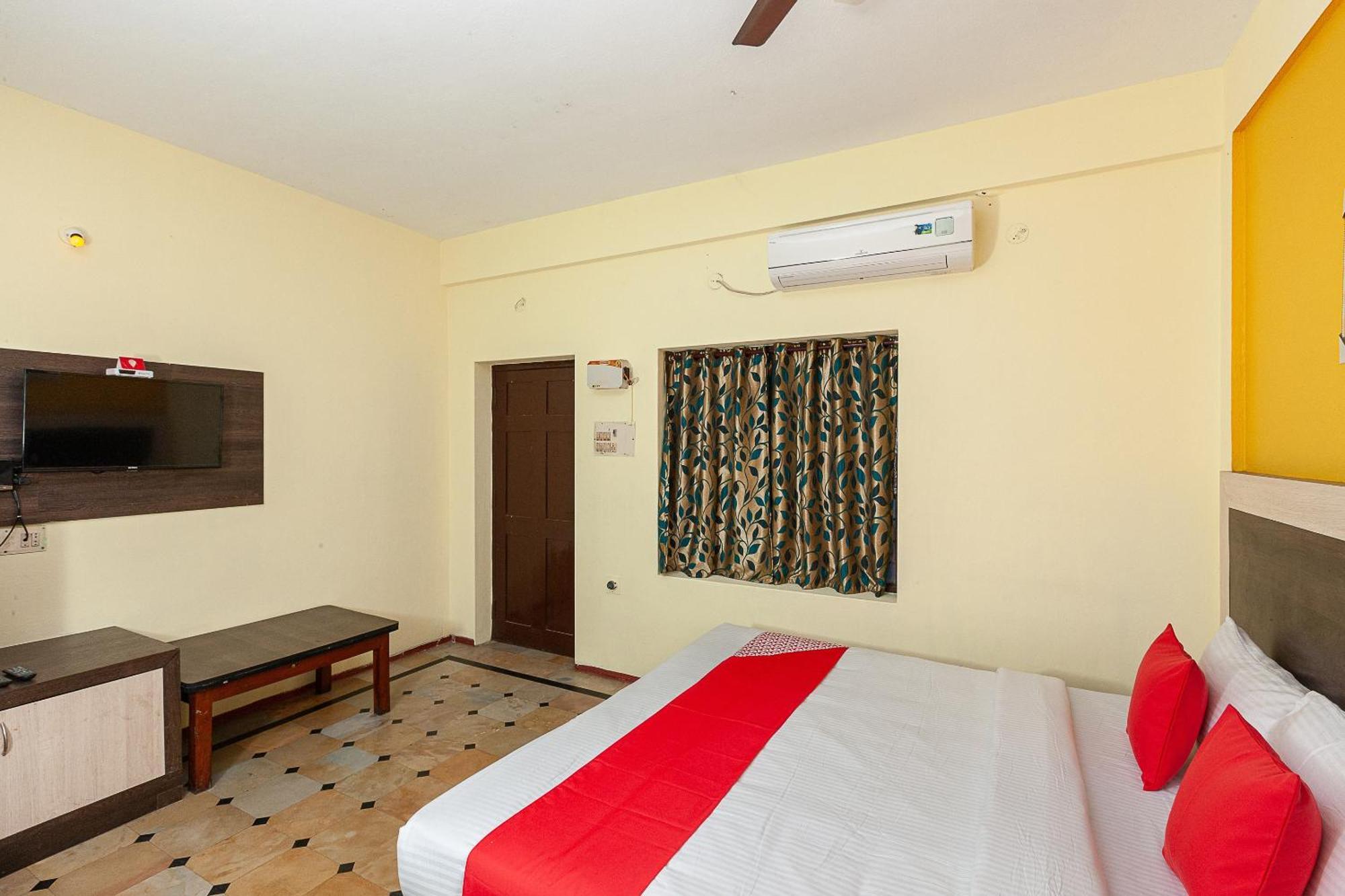 Collection O Ammayi Hotels & Resorts Tiruvannāmalai Esterno foto