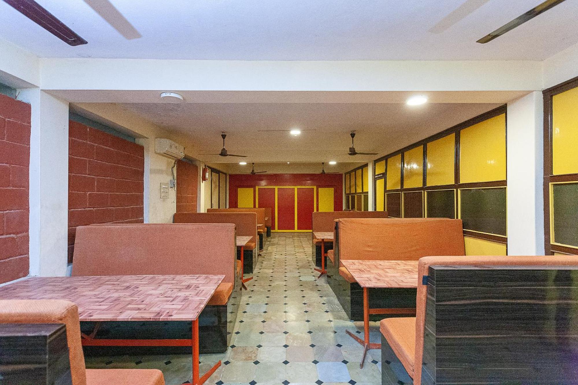 Collection O Ammayi Hotels & Resorts Tiruvannāmalai Esterno foto