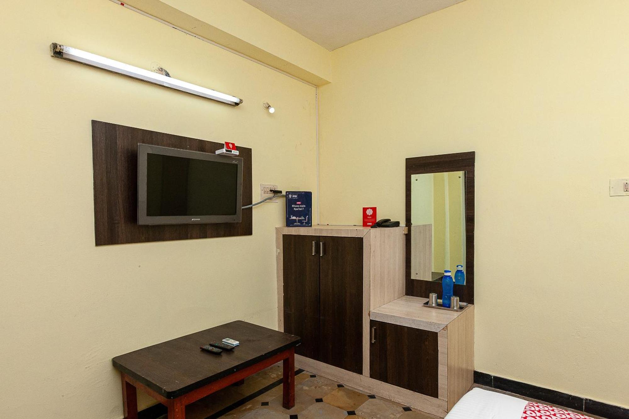 Collection O Ammayi Hotels & Resorts Tiruvannāmalai Esterno foto