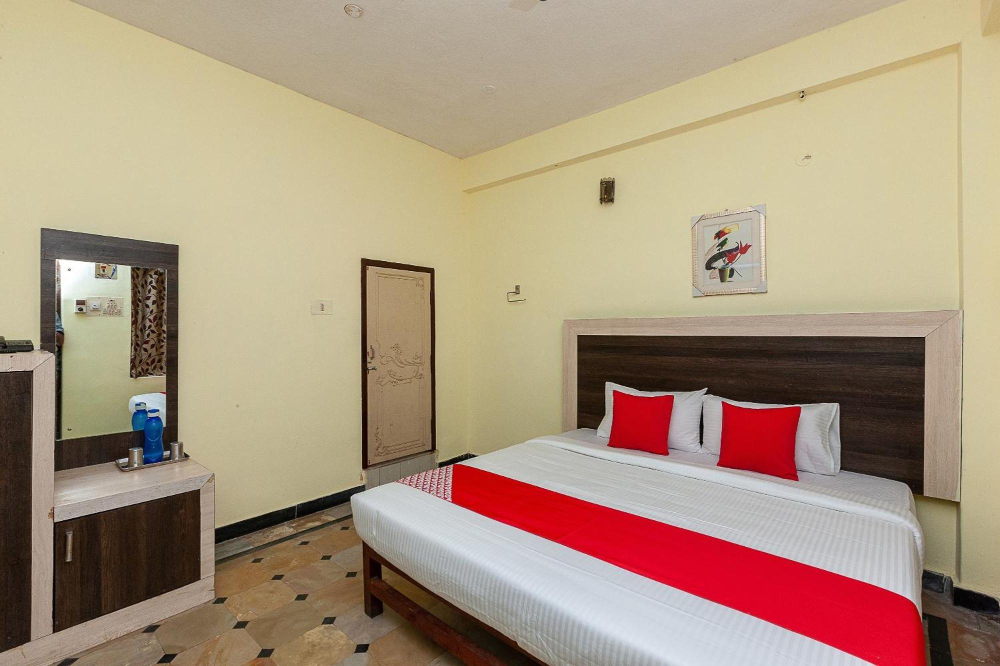 Collection O Ammayi Hotels & Resorts Tiruvannāmalai Esterno foto