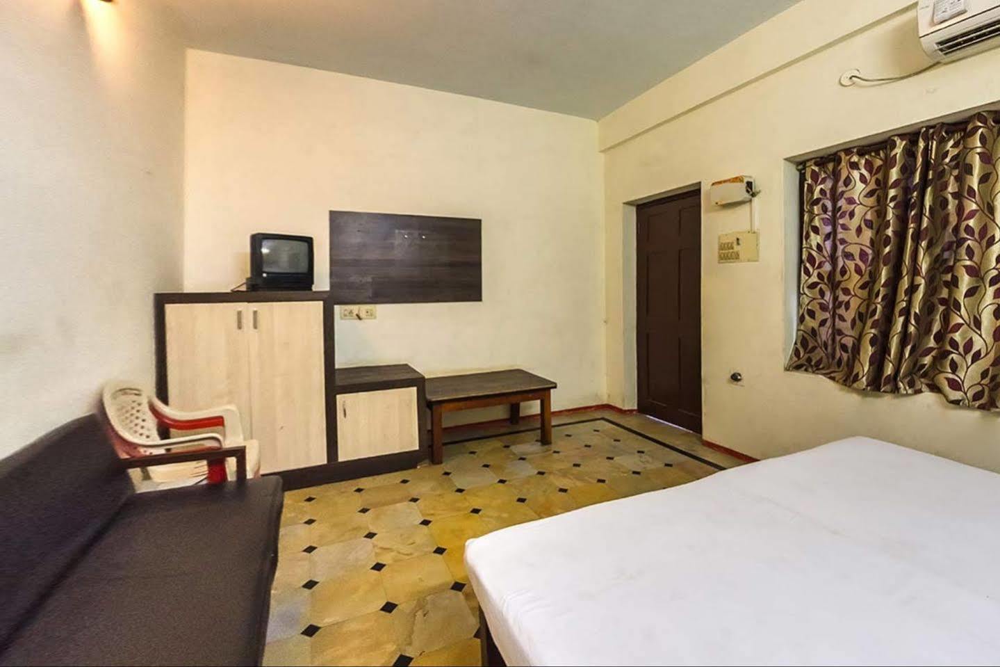 Collection O Ammayi Hotels & Resorts Tiruvannāmalai Esterno foto