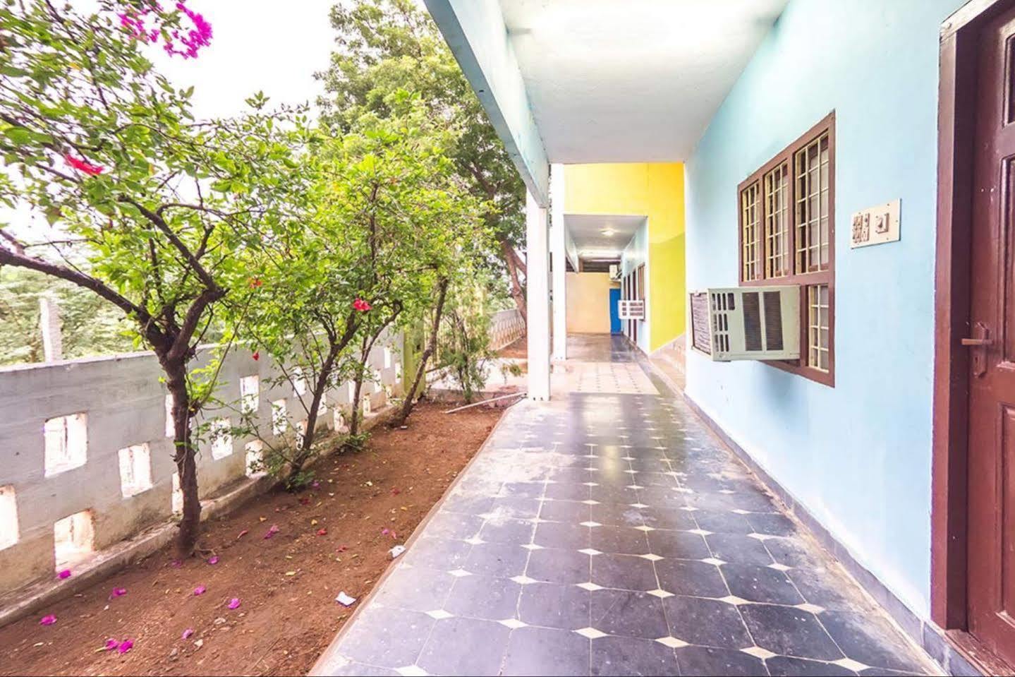 Collection O Ammayi Hotels & Resorts Tiruvannāmalai Esterno foto