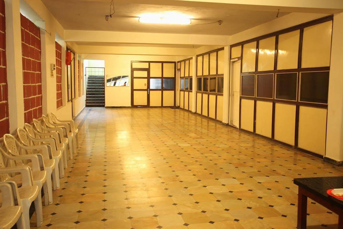 Collection O Ammayi Hotels & Resorts Tiruvannāmalai Esterno foto